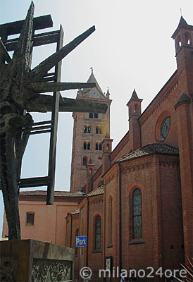 Glockenturm Dom von Alba