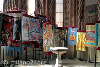 Wappen der Contraden in der Kirche San Secondo